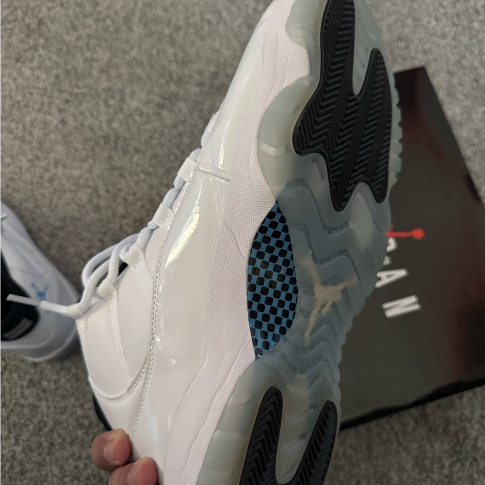Men’s Jordan 11 Legend Blue High - Picture 5 of 9